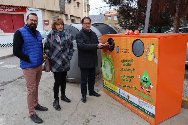Mazarrón instala 42 contenedores para reciclar aceite doméstico