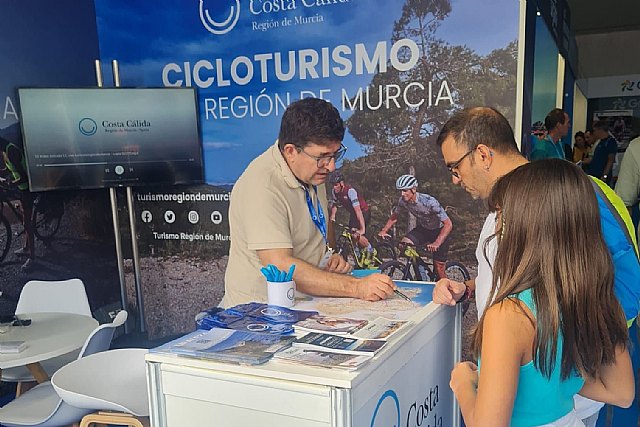 Mazarr贸n exhibe todo el potencial de su oferta de cicloturismo en la feria Festibike de Madrid
