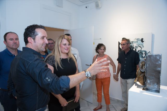 Álvaro Peña enriquece la oferta cultural del municipio con su exposición en Casas Consistoriales