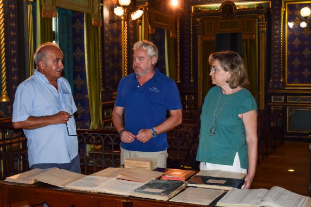 Fernando Berenguer dona al Archivo Municipal documentación sobre la industria minera