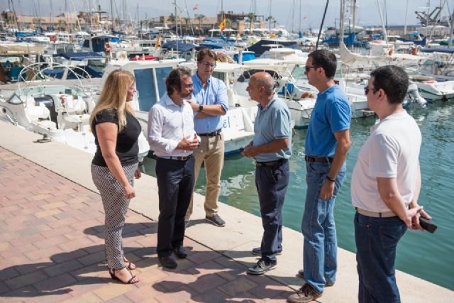 La Consejería de Fomento iniciará este año las obras de reparación del muelle pesquero de Mazarrón