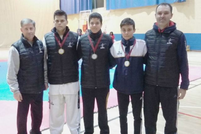 Dos medallas de oro y una de plata para el club taekwondo Mazarrón en el campeonato regional júnior