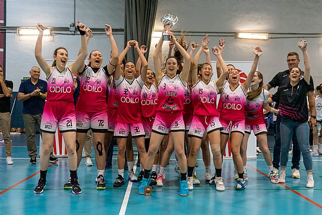 El equipo de Balta López revalida su título de campeón junior femenino