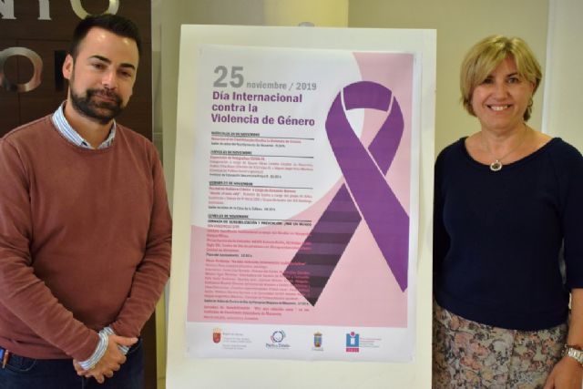 Mazarrón se une 'por un mundo sin violencia' para luchar 'contra la violencia de género'