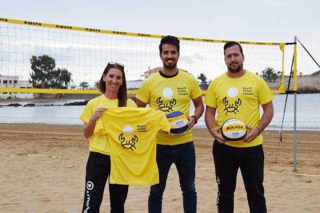 La primera liga regional de voley playa comienza en Mazarrón