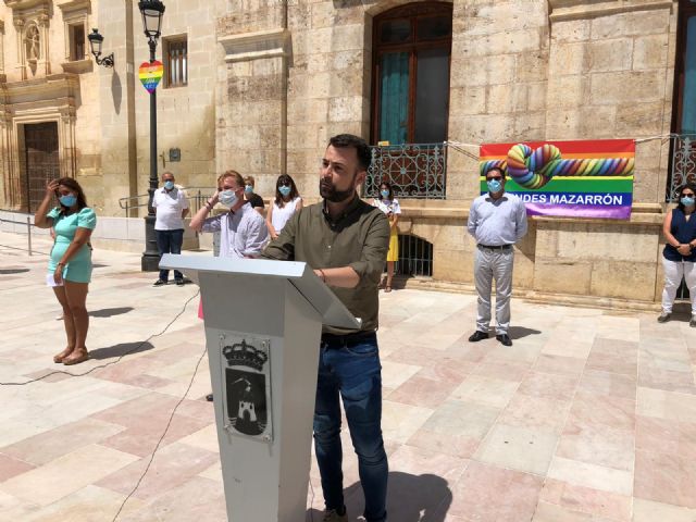 Mazarrón celebra el Día del Orgullo con la lectura del manifiesto en defensa de los derechos LGTBI
