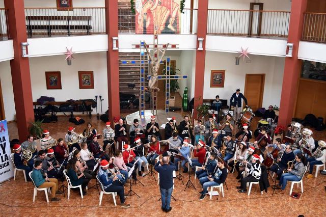 La Asociación Musical Maestro Eugenio Calderón cierra temporada con su tradicional concierto de Navidad
