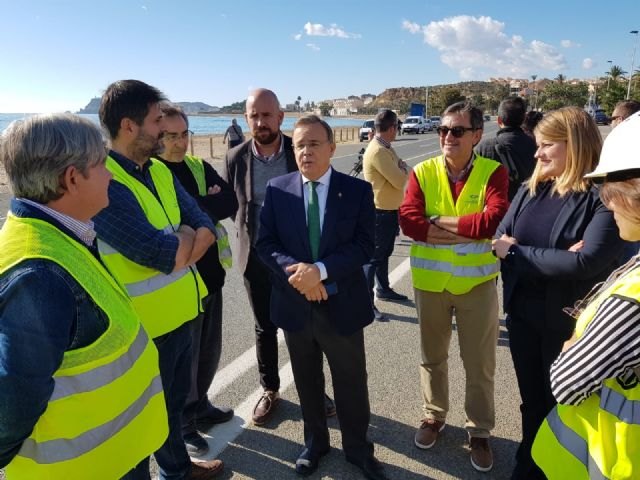 Iniciadas las obras para modificar la carretera del Alamillo en Mazarrón y poder dotar de más servicios a la playa