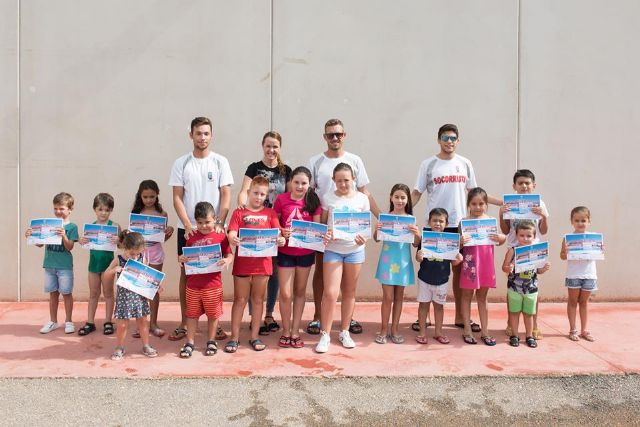 150 alumnos completan los cursos de natación municipales